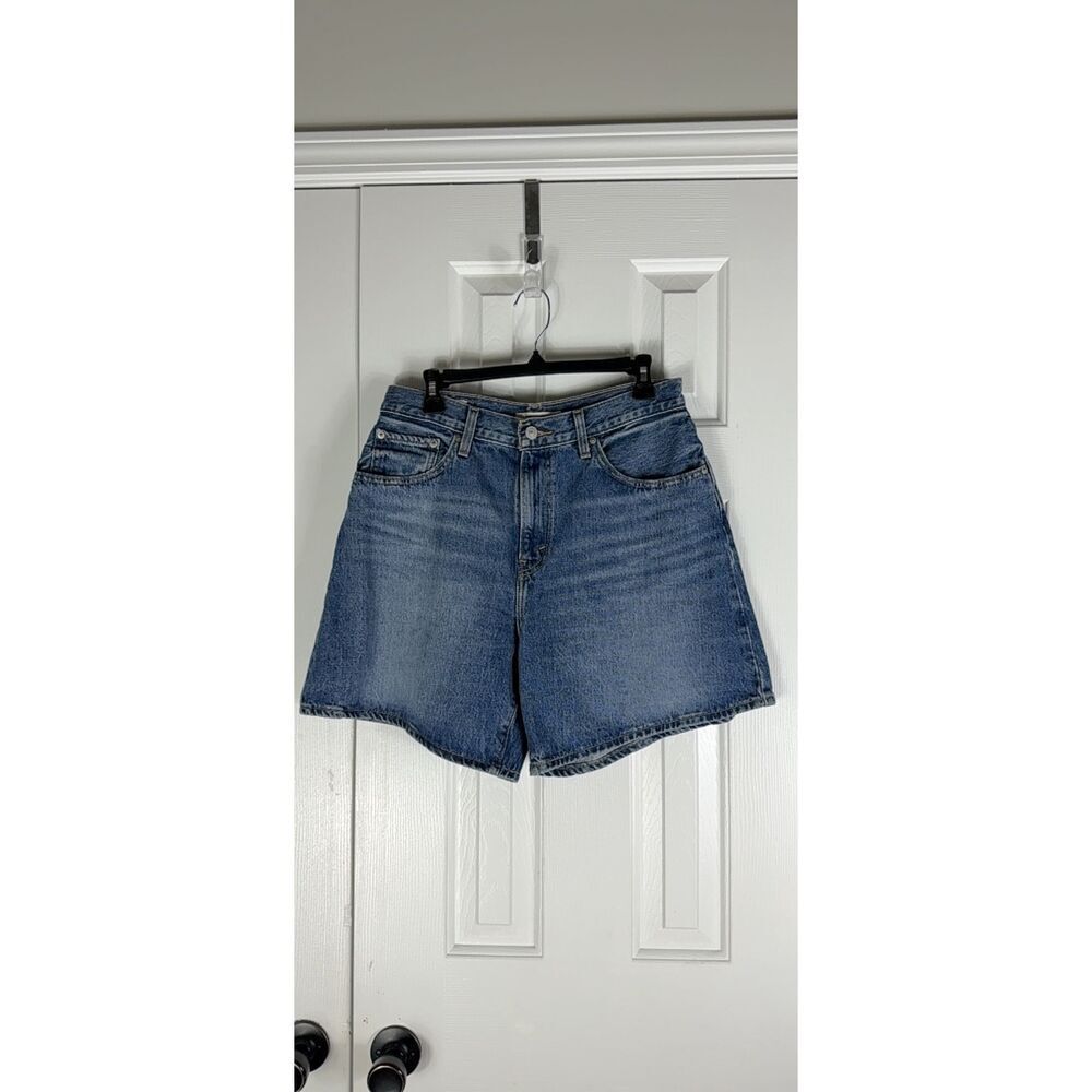 Levi’s Denim Boyfriend Shorts Size 32